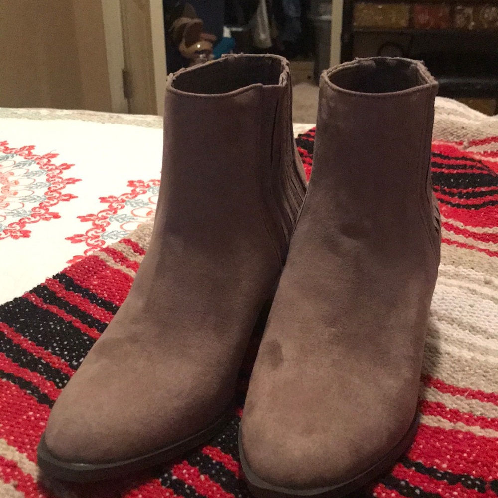 Qupid Booties - image 4